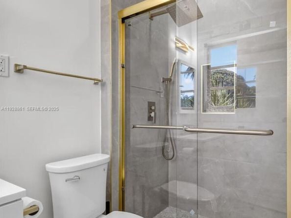 245 NE 175th St, North Miami Beach FL 33162