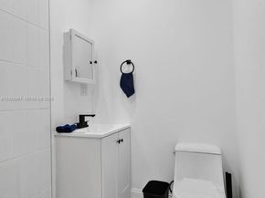 245 NE 175th St, North Miami Beach FL 33162