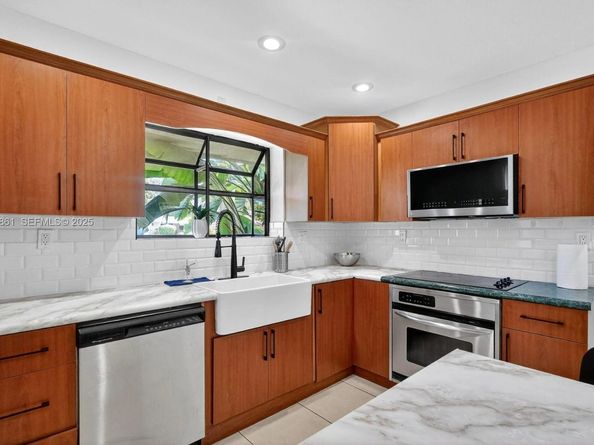 245 NE 175th St, North Miami Beach FL 33162