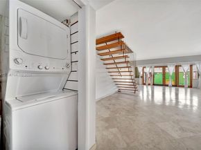 2293 NE 122nd St 2293, North Miami FL 33181