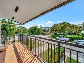 2293 NE 122nd St 2293, North Miami FL 33181
