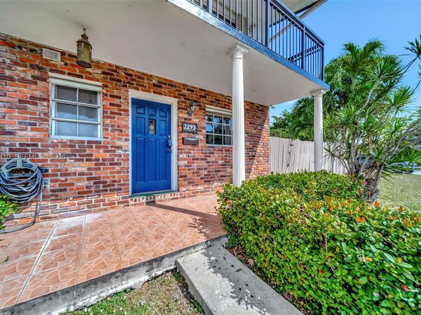 2293 NE 122nd St 2293, North Miami FL 33181