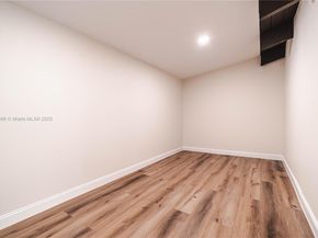 842 W Coco Plum Cir, Plantation FL 33324