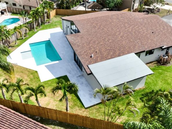 842 W Coco Plum Cir, Plantation FL 33324