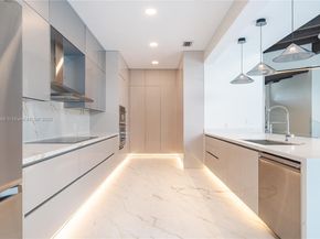 842 W Coco Plum Cir, Plantation FL 33324