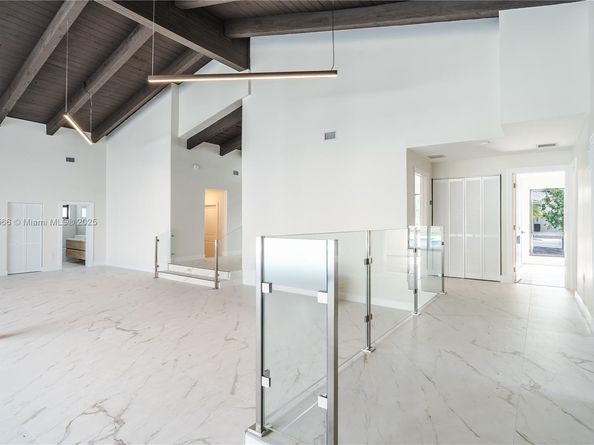 842 W Coco Plum Cir, Plantation FL 33324