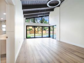 842 W Coco Plum Cir, Plantation FL 33324