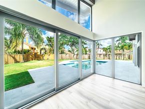 842 W Coco Plum Cir, Plantation FL 33324