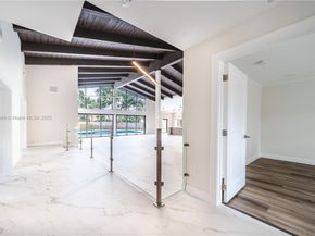 842 W Coco Plum Cir, Plantation FL 33324