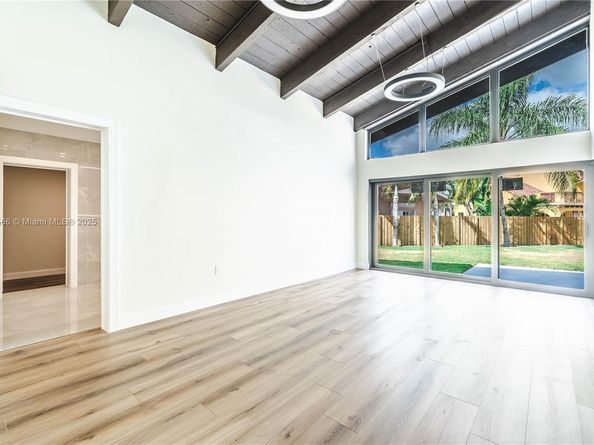 842 W Coco Plum Cir, Plantation FL 33324