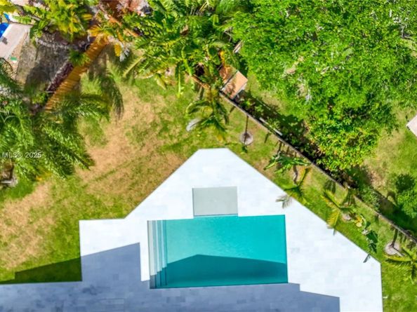 842 W Coco Plum Cir, Plantation FL 33324