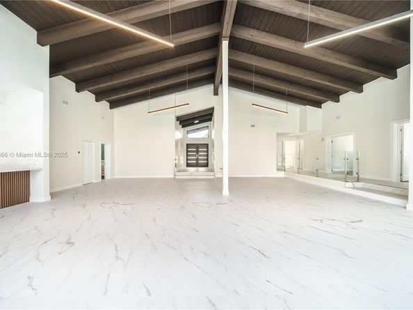 842 W Coco Plum Cir, Plantation FL 33324