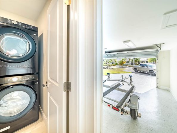 842 W Coco Plum Cir, Plantation FL 33324