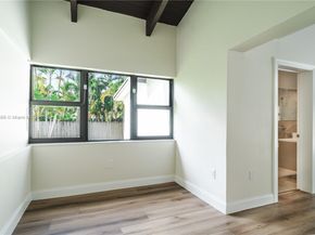 842 W Coco Plum Cir, Plantation FL 33324