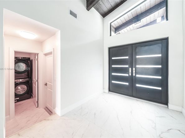 842 W Coco Plum Cir, Plantation FL 33324