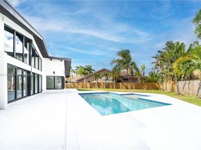 842 W Coco Plum Cir, Plantation FL 33324