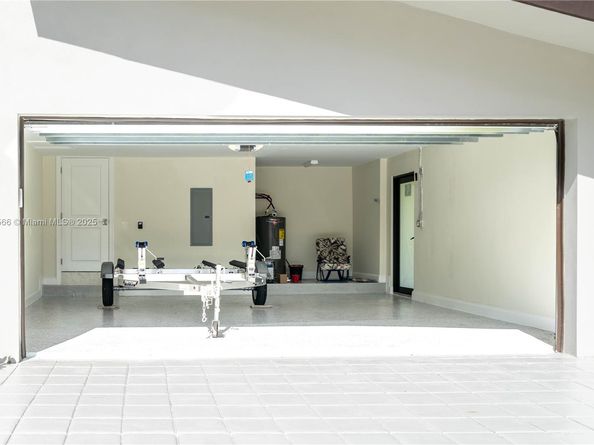 842 W Coco Plum Cir, Plantation FL 33324