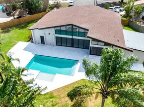 842 W Coco Plum Cir, Plantation FL 33324