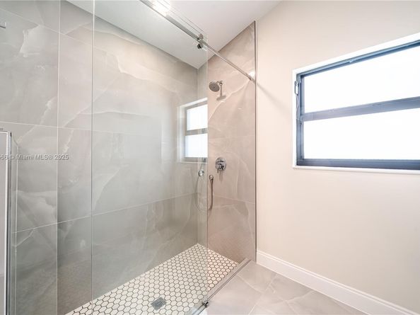 842 W Coco Plum Cir, Plantation FL 33324