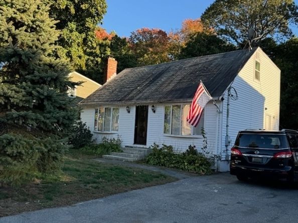 90 Sunset Ave, Brockton MA 02301