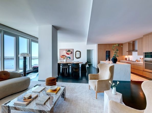 150 Seaport Blvd PH2C, Boston MA 02210