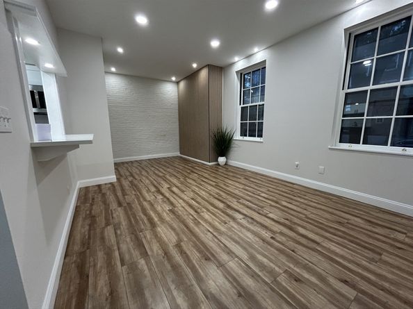 17 Bowdoin 1B, Boston MA 02114
