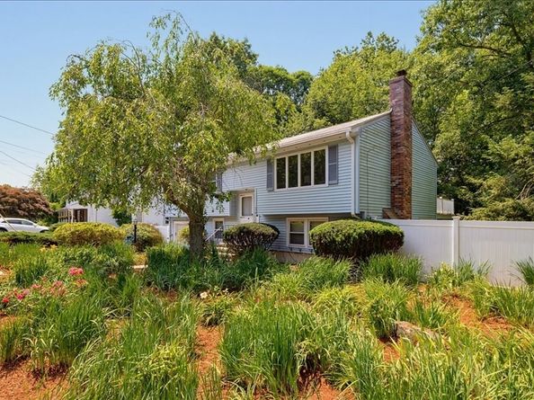 179 Fox Hill Rd, Burlington MA 01803