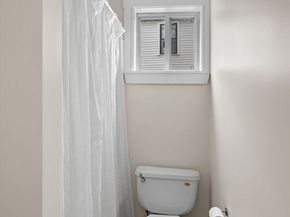 33 Essex St 1, Salem MA 01970