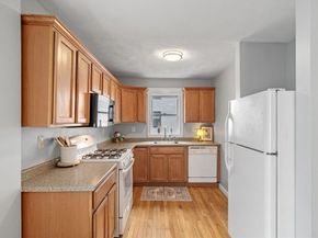 33 Essex St 1, Salem MA 01970