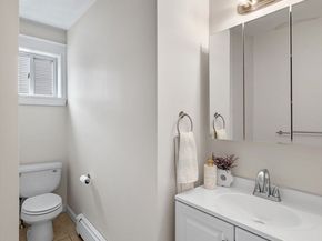 33 Essex St 1, Salem MA 01970