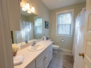 14 Whispering Pines Rd 14, Westford MA 01886
