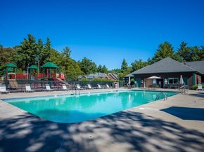 14 Whispering Pines Rd 14, Westford MA 01886