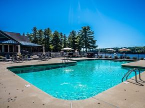 14 Whispering Pines Rd 14, Westford MA 01886