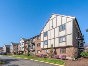 159 Bittersweet Ln 103, Randolph MA 02368