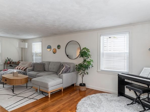 51 Lynn Fells Pkwy, Melrose MA 02176