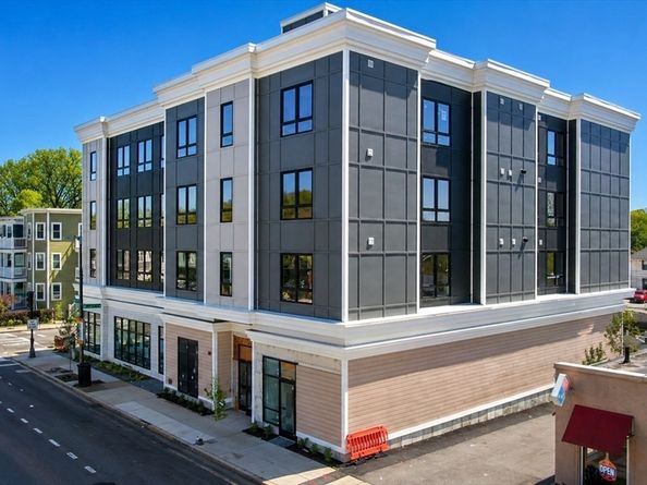 3992 Washington St 204, Boston MA 02131