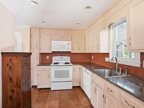 70 Elm St, Hingham MA 02043