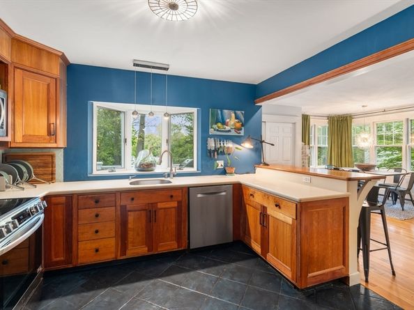 98 Brook Street, Wellesley MA 02482