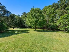 61 Regina S Dr, Tewksbury MA 01876