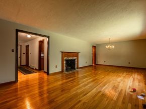 322 Spring St, Shrewsbury MA 01545