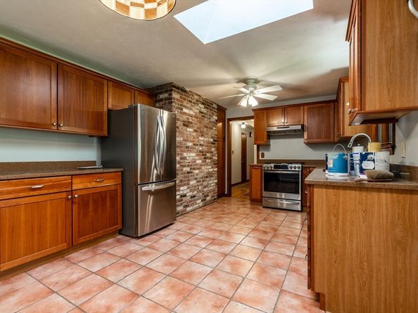 322 Spring St, Shrewsbury MA 01545