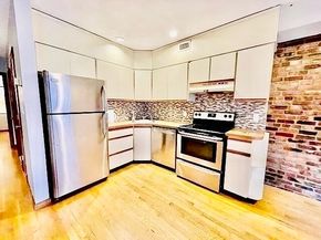 8 Wiget 2, Boston MA 02113