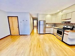 8 Wiget 2, Boston MA 02113