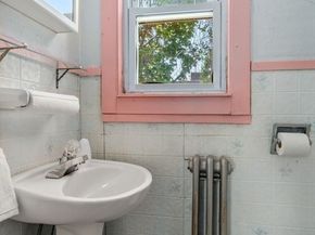 4 Magnolia Pl, Boston MA 02125