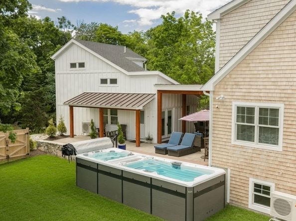 7 Laurel Street, Hingham MA 02043