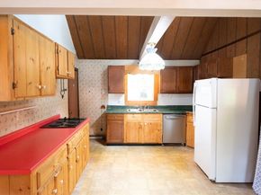 84 Hemlock Dr, Fitchburg MA 01420