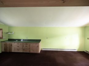 84 Hemlock Dr, Fitchburg MA 01420