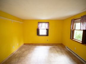 84 Hemlock Dr, Fitchburg MA 01420