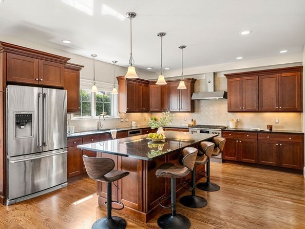 290 Nevada St 290, Newton MA 02460