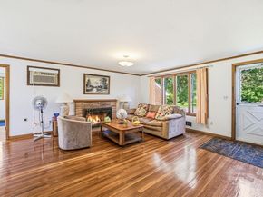 14 Clearview Dr, Framingham MA 01701